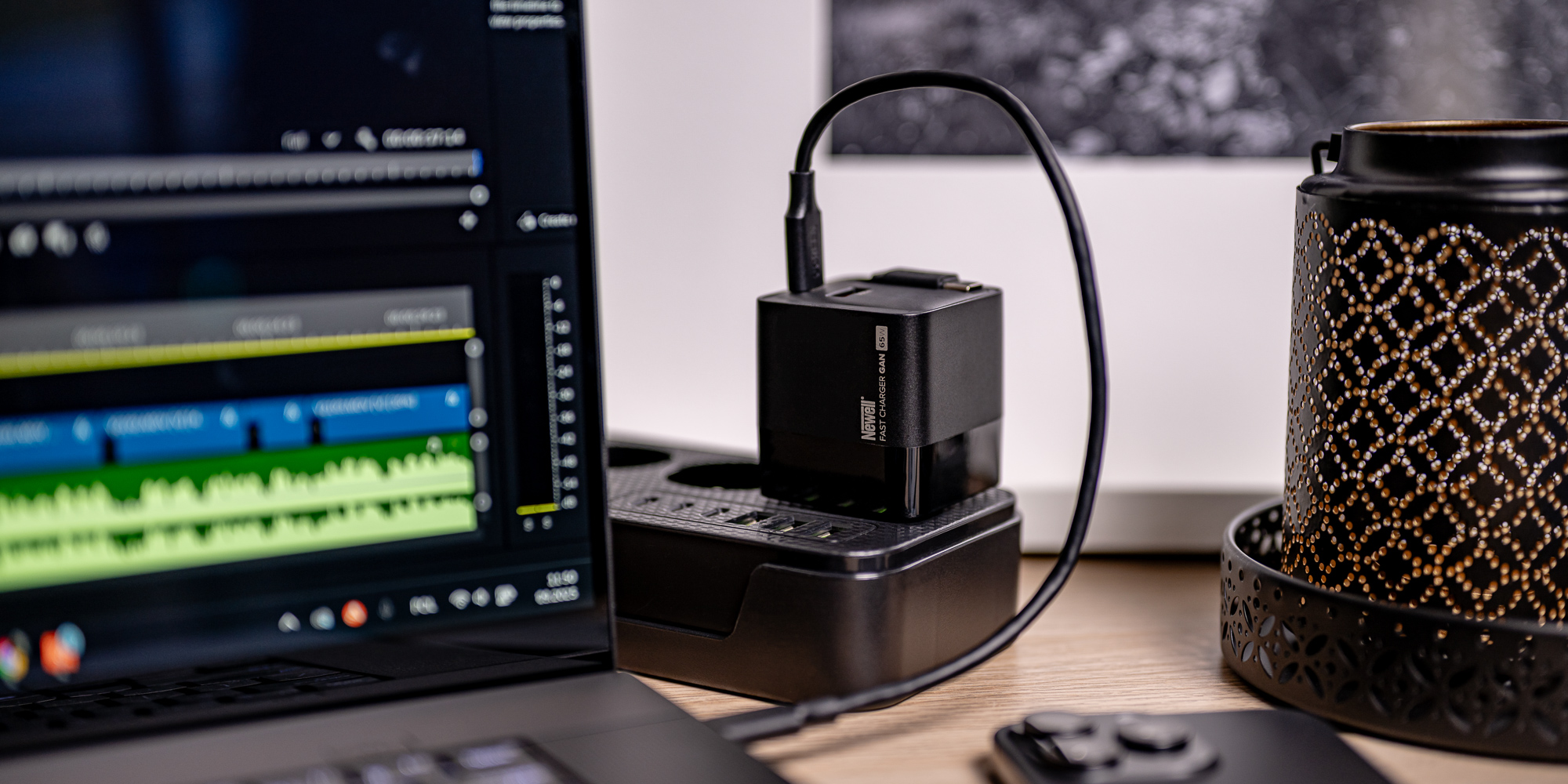 Ładowarka sieciowa Newell GaN 65 W LCD - EU